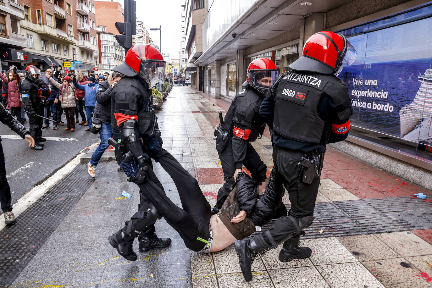 En la calle La Paz se han vivido momentos de tensión.