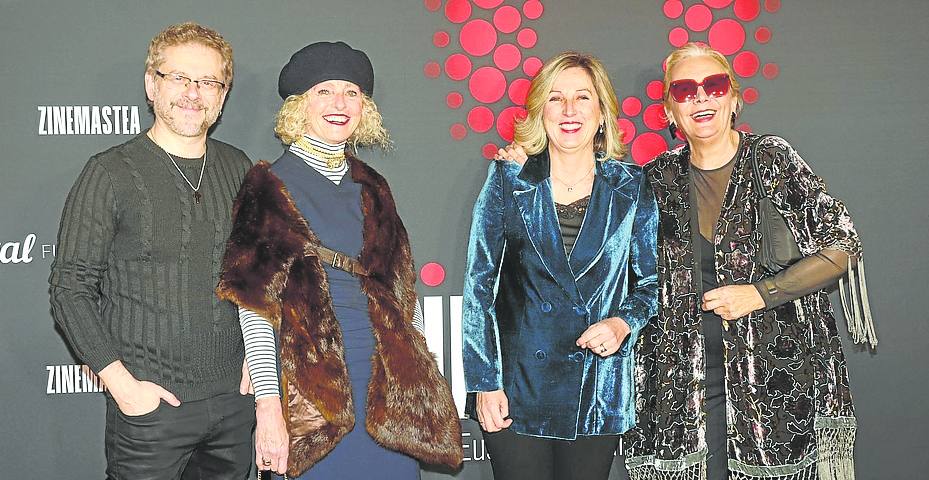 Juanma Bajo Ulloa, Igone Agirrezabala, Sonia Pérez de Corcuera Y Elena Irureta.