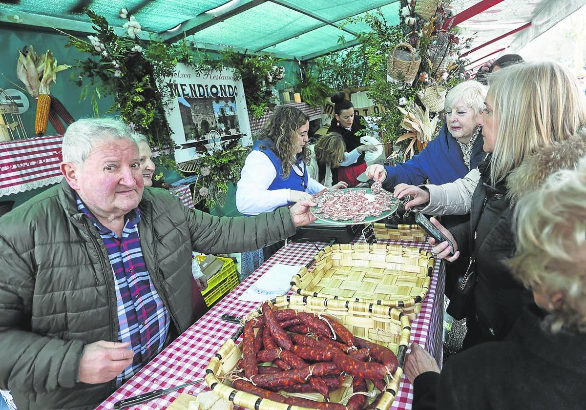 Chorizo, morcilla y salchichón fueron la triada porcina con más presencia en la feria.