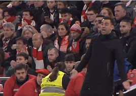 El monumental cabreo de Xavi al final del Athletic-Barça