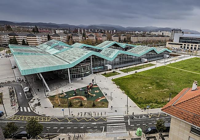 La parcela, de 8.610 metros cuadrados, donde se levantará la sede de Vitoria.