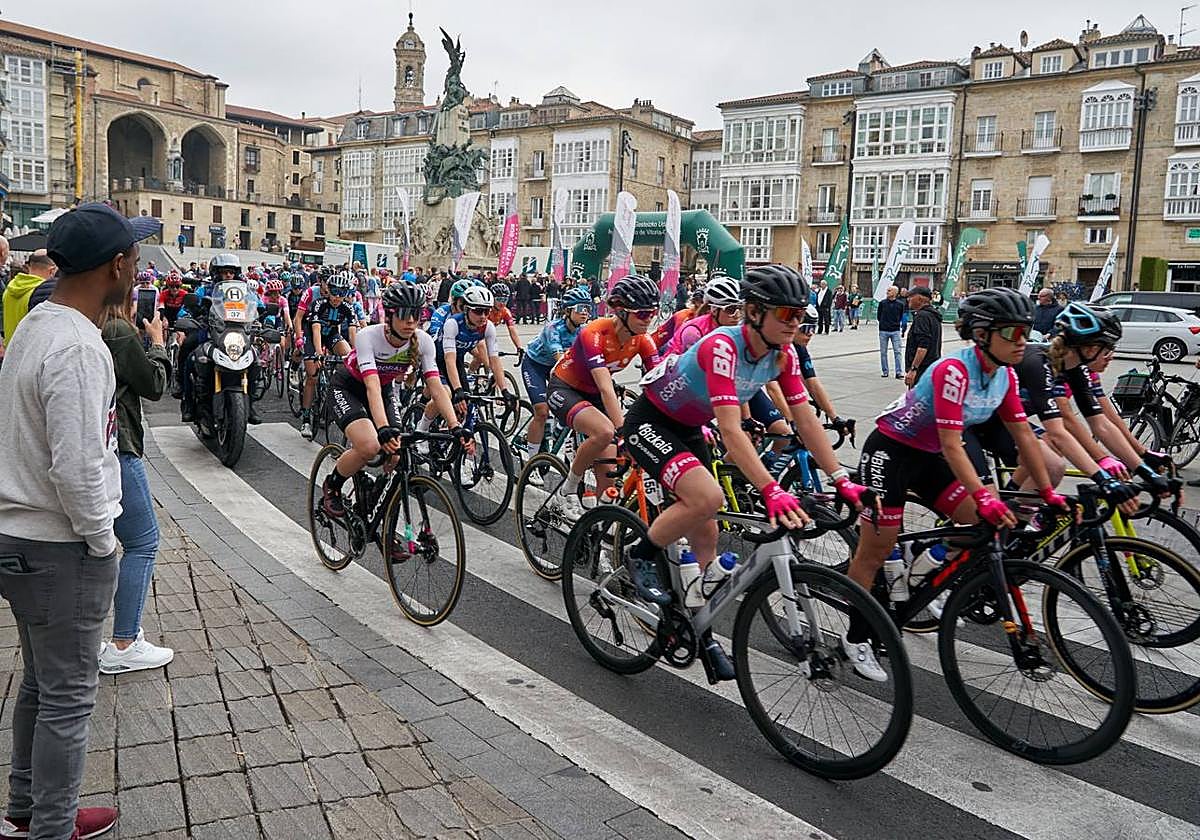 Vitoria ya acogió la salida de una etapa en la edición anterior de la Itzulia femenina.
