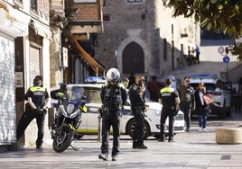 Un anterior despliegue de la Policía Local en la zona del suceso.