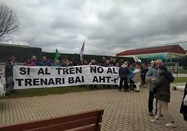 Concentración en Ribabellosa contra el trazado del TAV en la Ribera Baja.