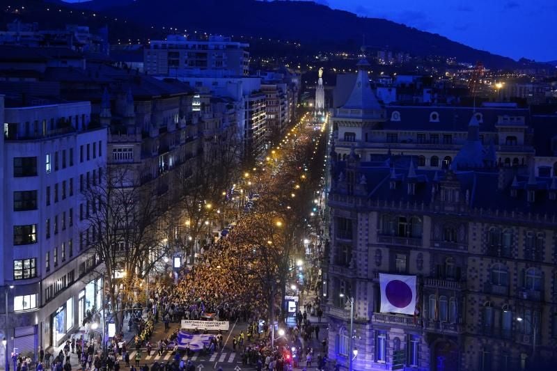 Miles de mujeres avanzan juntas en Bilbao contra la violencia sexual, la discriminación...