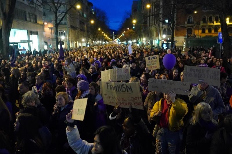 Miles de mujeres avanzan juntas en Bilbao contra la violencia sexual, la discriminación...