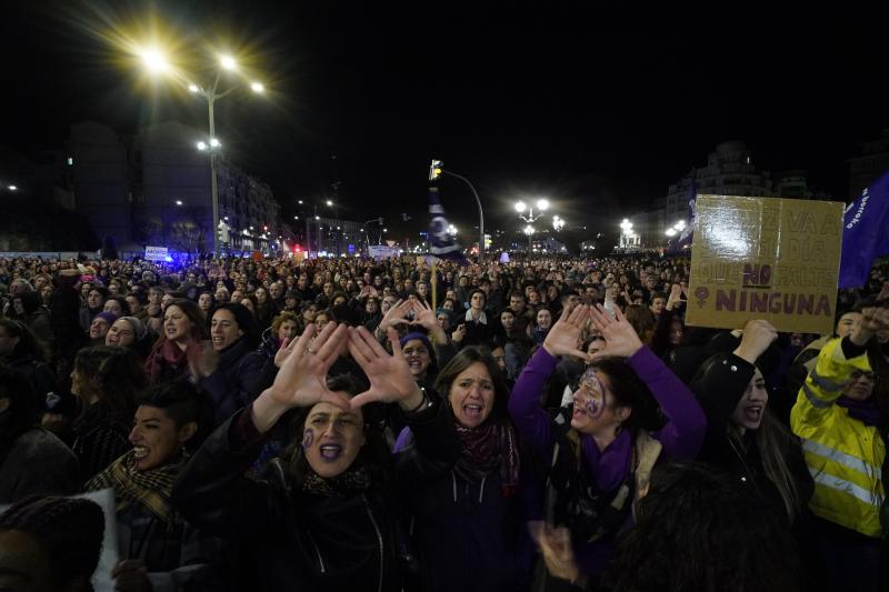 Miles de mujeres avanzan juntas en Bilbao contra la violencia sexual, la discriminación...