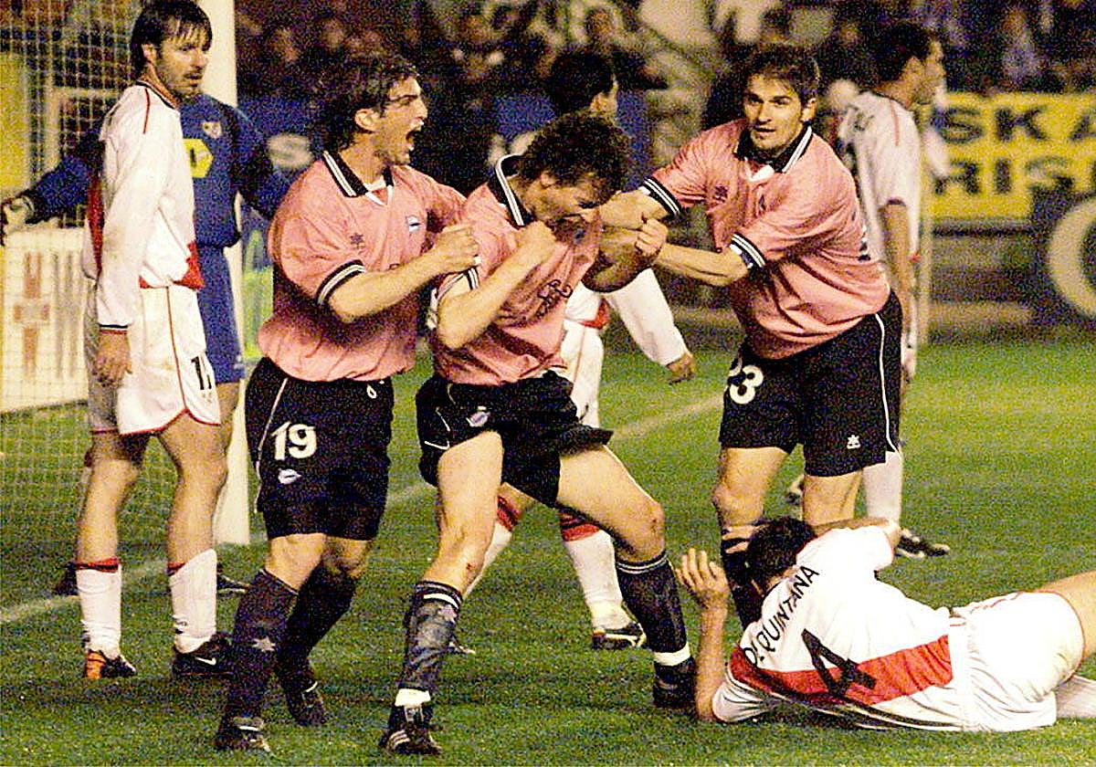 El día que el Alavés y el Rayo desafiaron a la jerarquía europea | El Correo