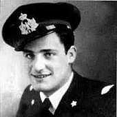 Imagen - Urtubi sobrevivió a dos derribos en combate gracias a que consiguió saltar en paracaídas