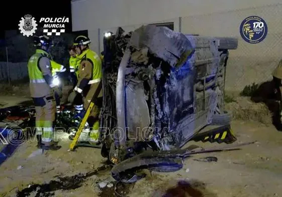 El estado del vehículo tras el accidente, en la madrugada de este miércoles, en Alquerías.