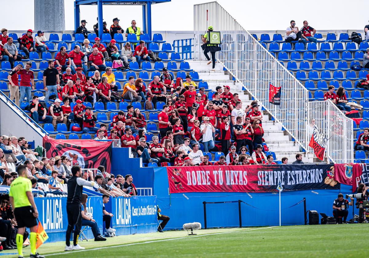 No faltó la presencia de seguidores mirandesistas en la zona reservada a la afición visitante en Butarque.