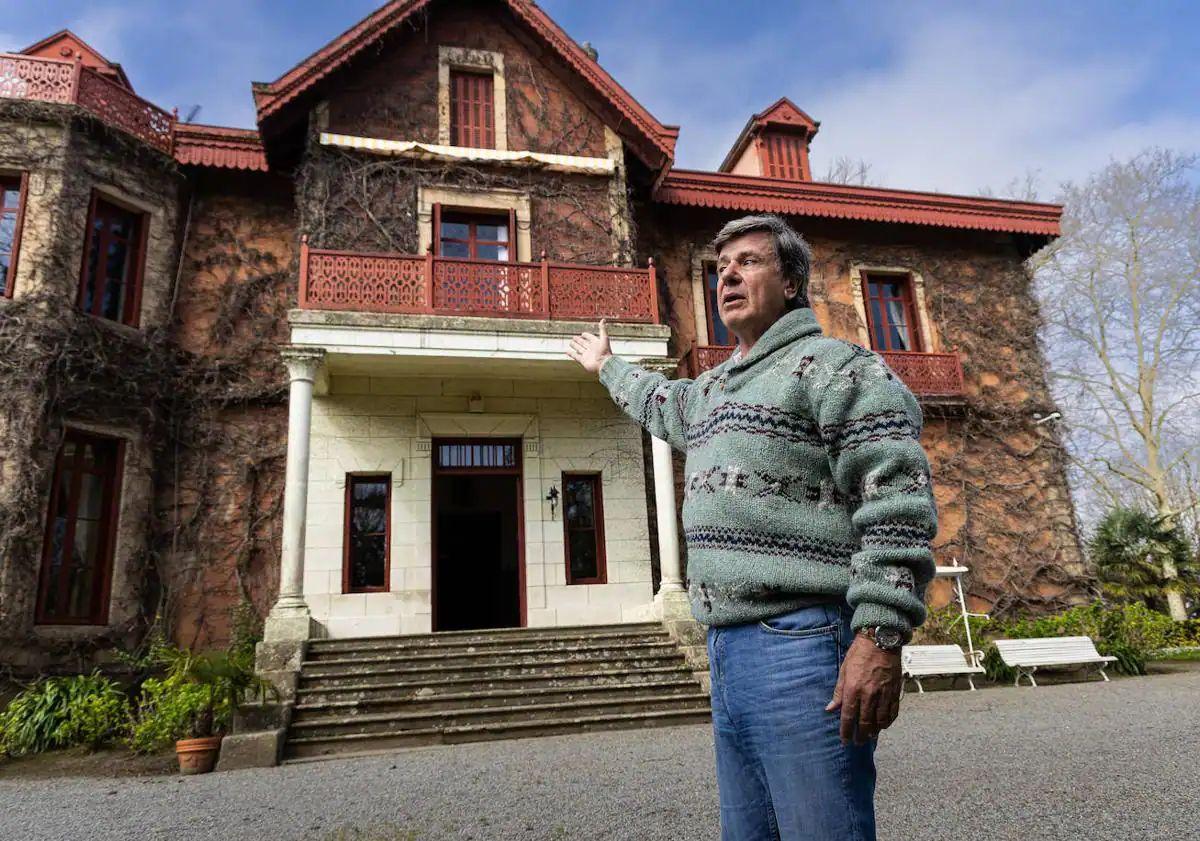 Imagen principal - Martínez de Irujo explica la delimitación de la finca que se pretende.