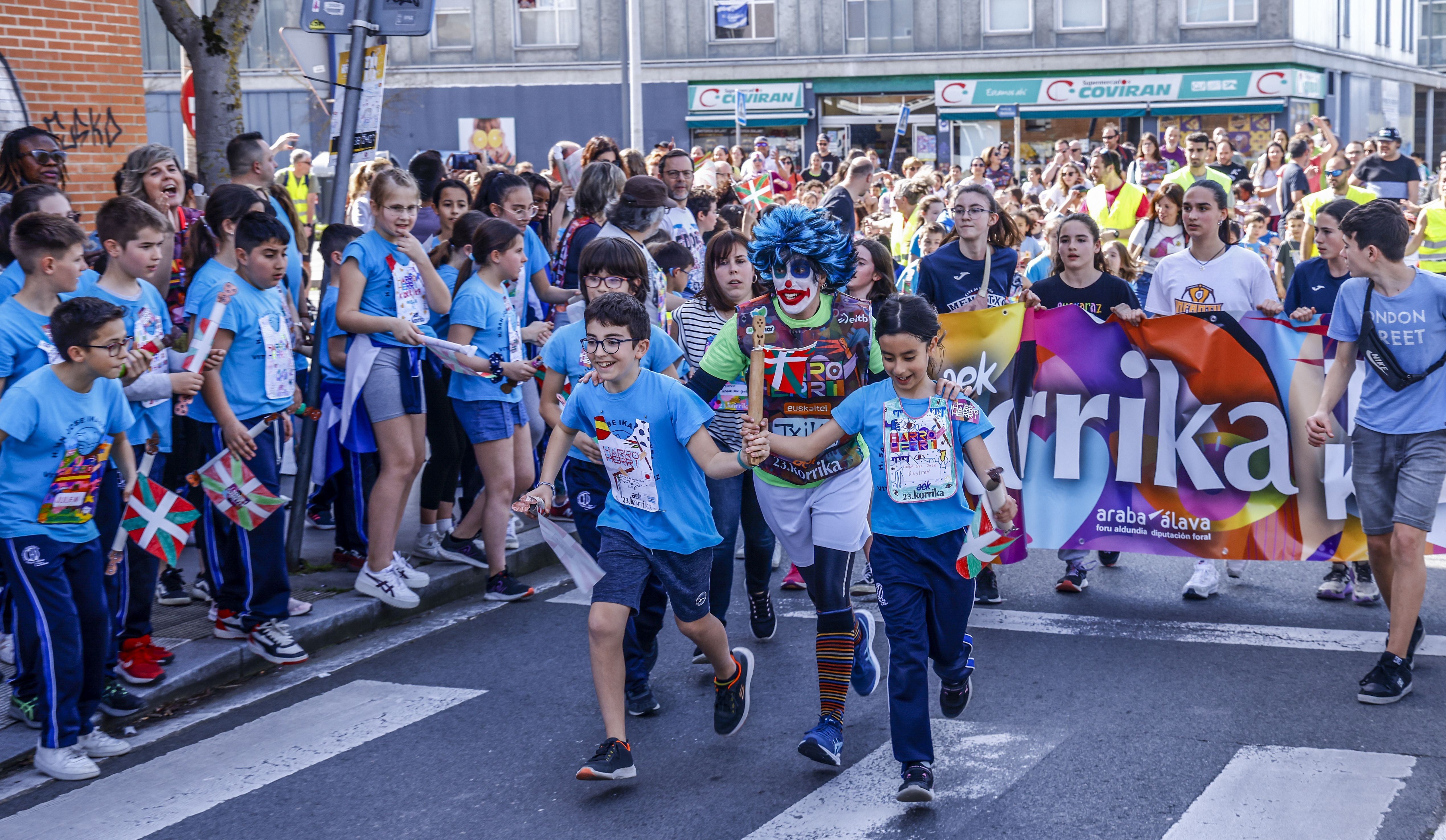 Las imágenes de la Korrika txiki en Vitoria