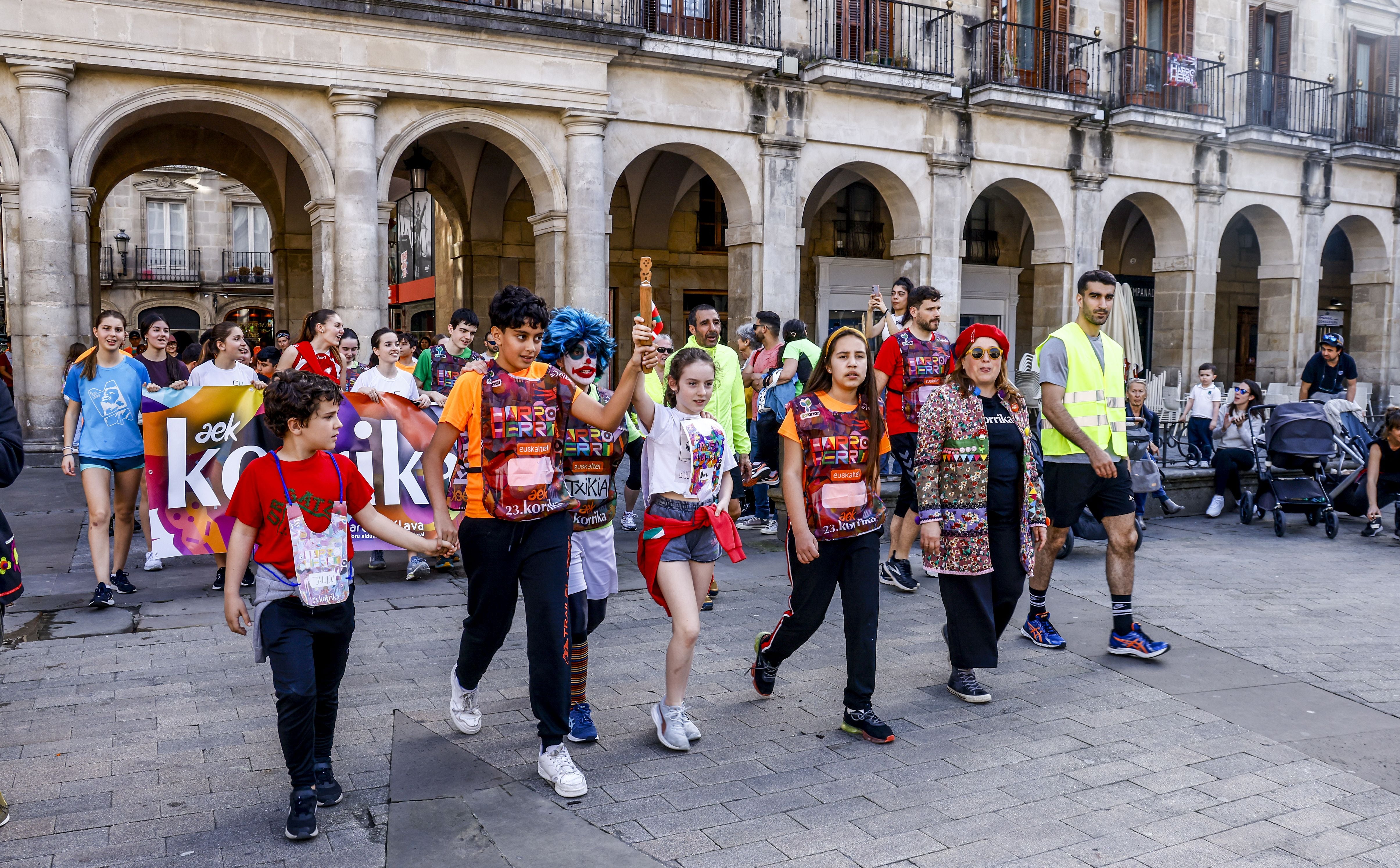 Las imágenes de la Korrika txiki en Vitoria