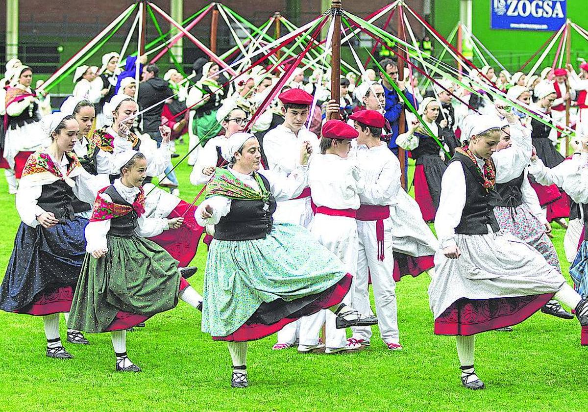 Exhibición en un Dantzari Eguna.