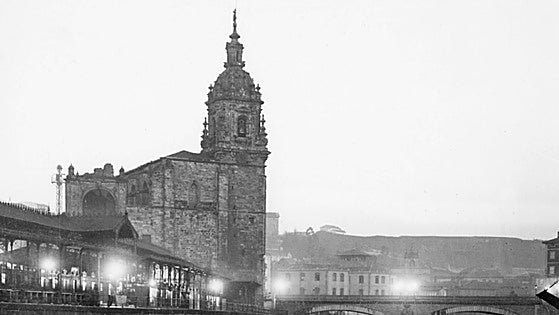 Siete cuchilladas por celos en la Plaza Vieja de Bilbao