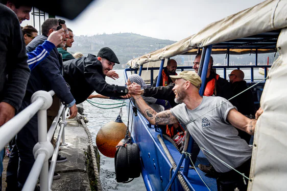 Casi 5.000 millas náuticas después los once tripulantes y voluntarios del Aita Mari regresan a Euskadi.