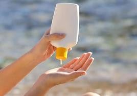 Sanidad pide la retirada del mercado de estas siete cremas solares
