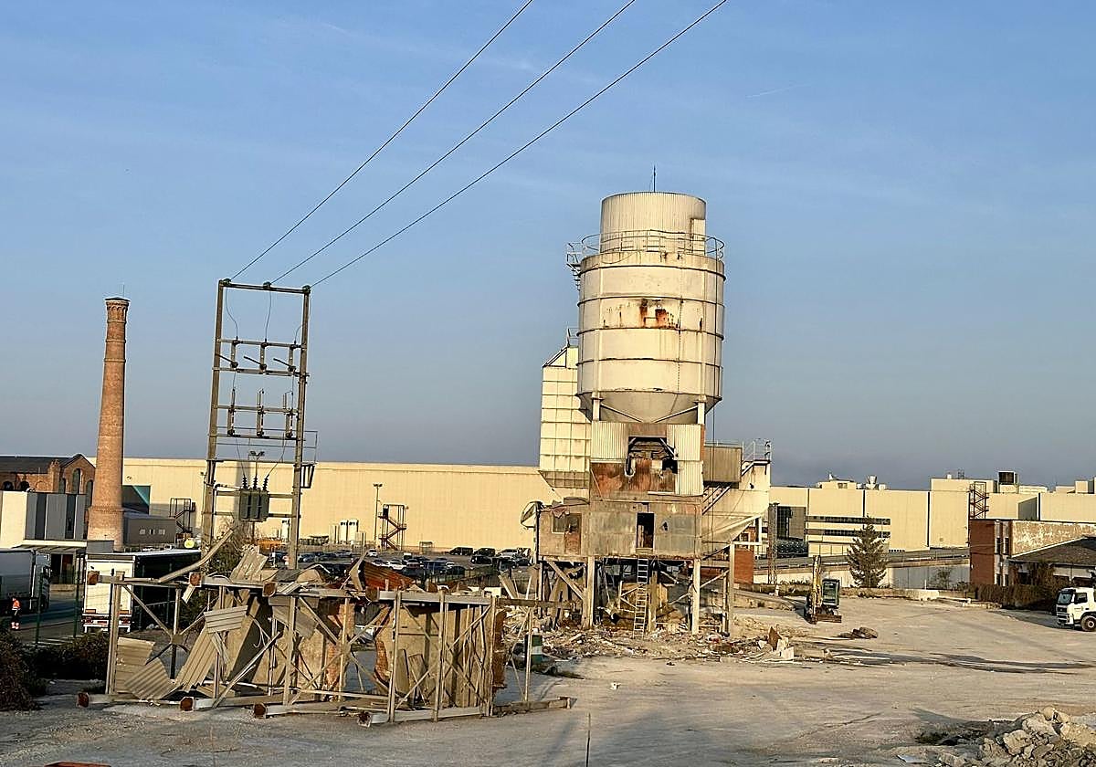 Mercedes se hizo el año pasado con el solar de Hormigones Gasteiz para completar su plan de ampliación.