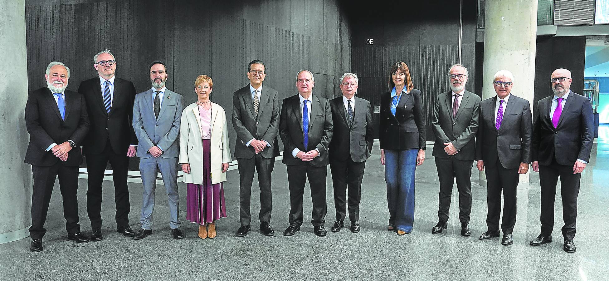 José Ignacio Zudaire, Iñigo Barrenechea, Javier Hurtado, Arantxa Tapia, Enrique de Ybarra, Jordi Hereu, Emiliano López Atxurra, Idoia Mendia, José Gregorio Luque, Vicente Reyes y José Miguel Santamaría.