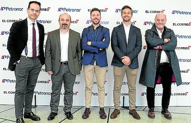 Gerva Vallejo, Txema Hillera, Alberto Esteve, Marce Múgica e Iñaki Abásolo.