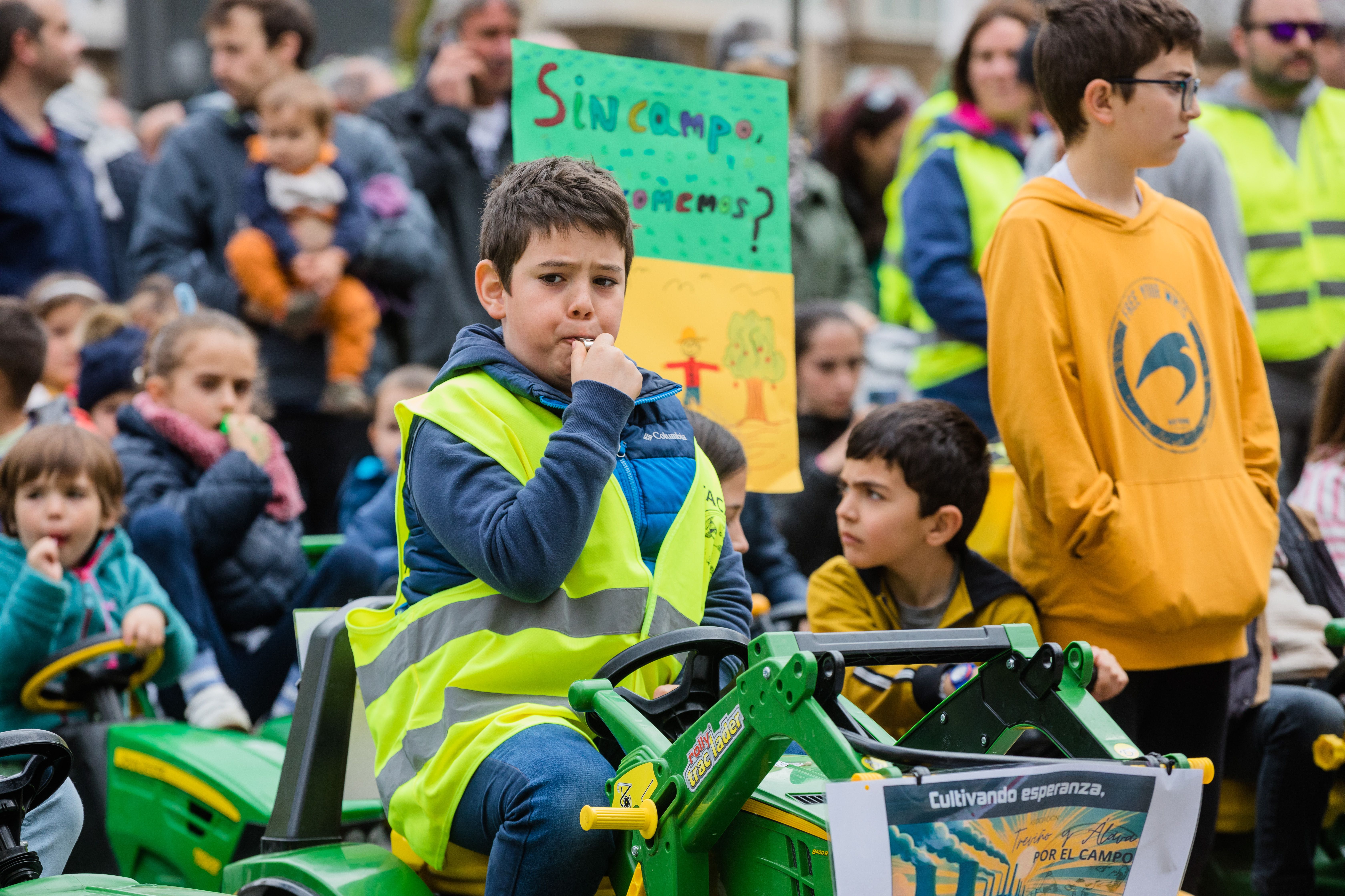 La tractorada txiki de Vitoria, en imágenes