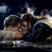 Vendida la tabla de la escena más famosa de 'Titanic' por 700.000 dólares