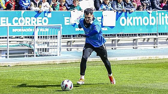 El albiazul Álex Sola se enfrenta a su futuro plagado de incógnitas