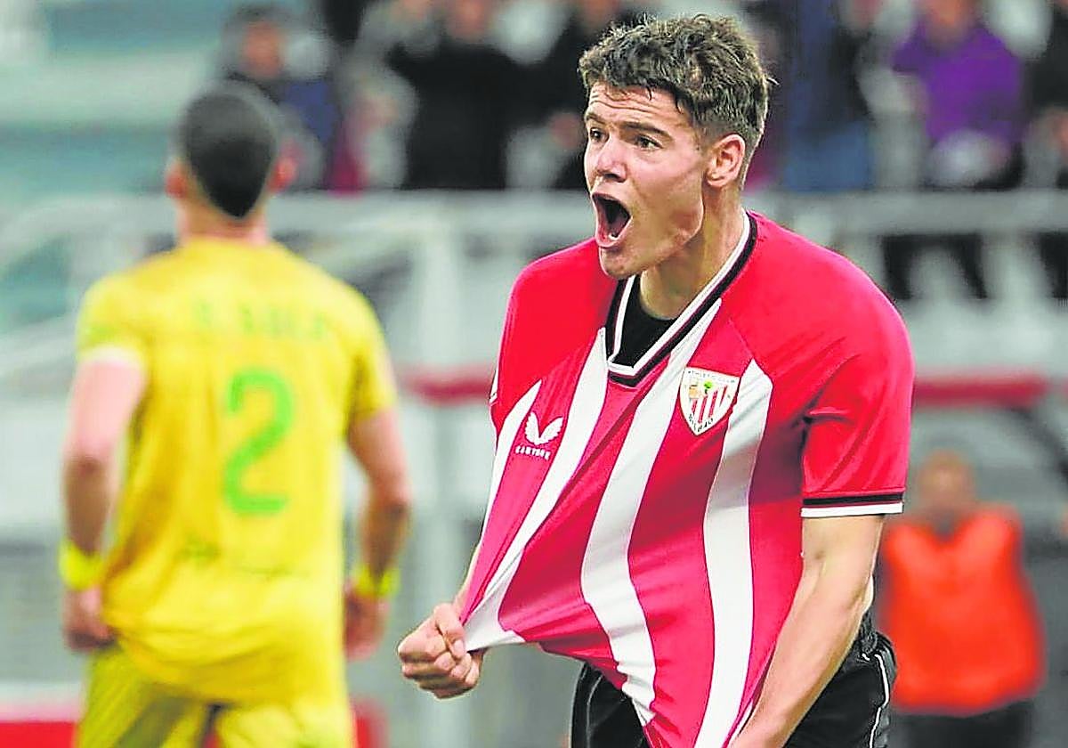 Canales celebra el tanto de la victoria de los rojiblancos