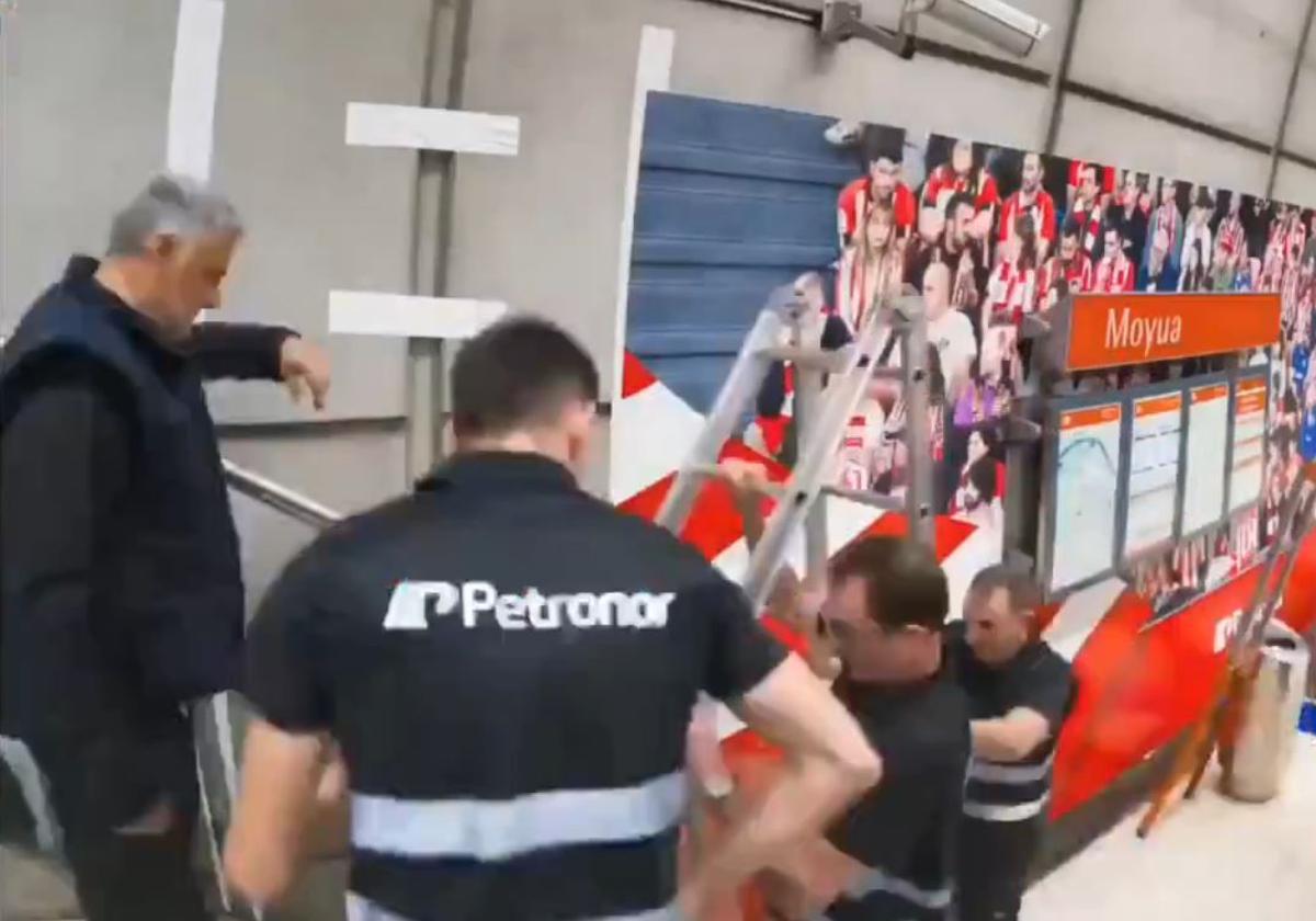 Seis horas de trabajo de madrugada: así se transformó la estación de metro de Moyua en San Mamés