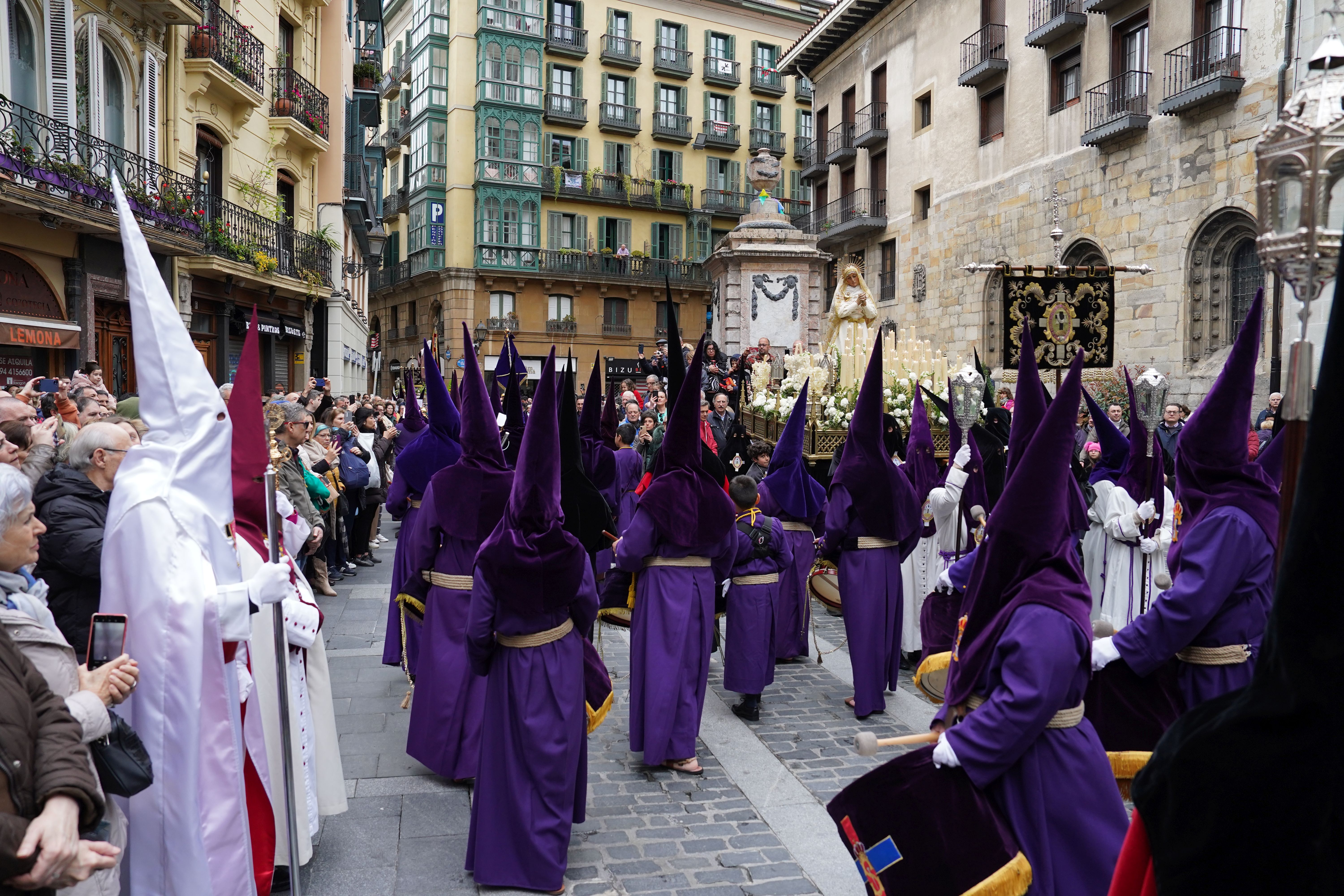La Procesión de la Luz y la Resurreción despide la Semana Santa