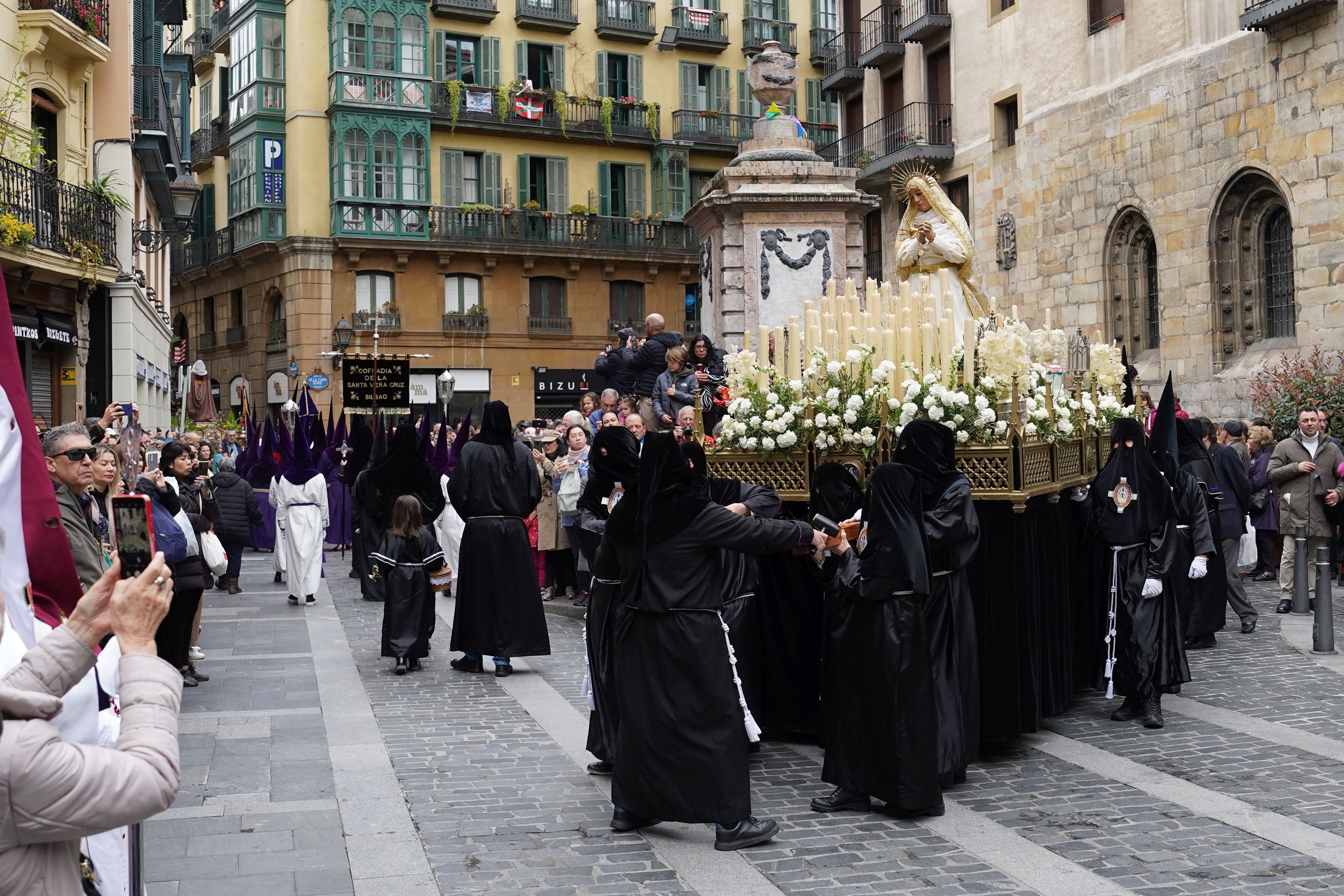 La Procesión de la Luz y la Resurreción despide la Semana Santa