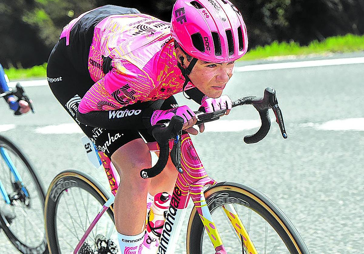 Markel Beloki entró ayer en meta con el grupo.