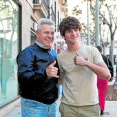 Encuentro fortuito con 'El Vasco' Aguirre: «Toda mi familia, salvo mi mujer, quiere que gane el Athletic»