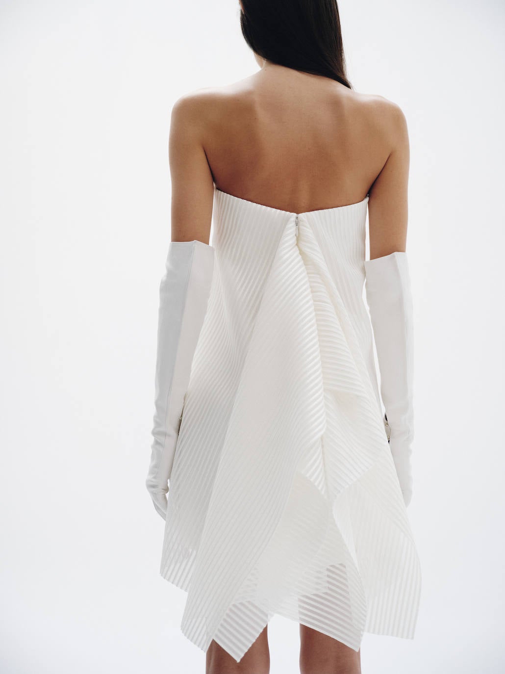 Las bilbaínas Sophie et Voilà deslumbran en Milán con vestidos de novia inspirados en la capital vizcaína