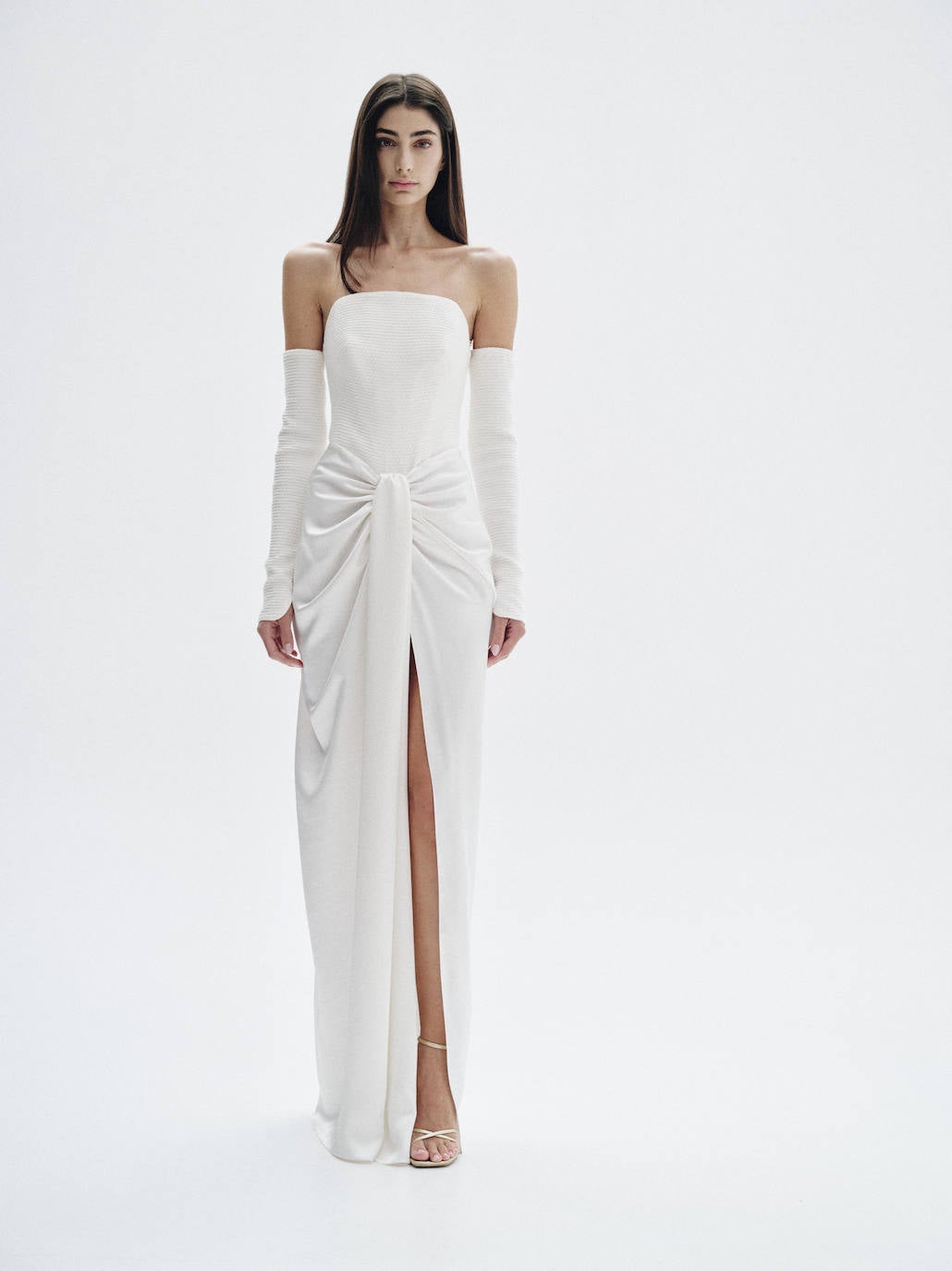 Las bilbaínas Sophie et Voilà deslumbran en Milán con vestidos de novia inspirados en la capital vizcaína