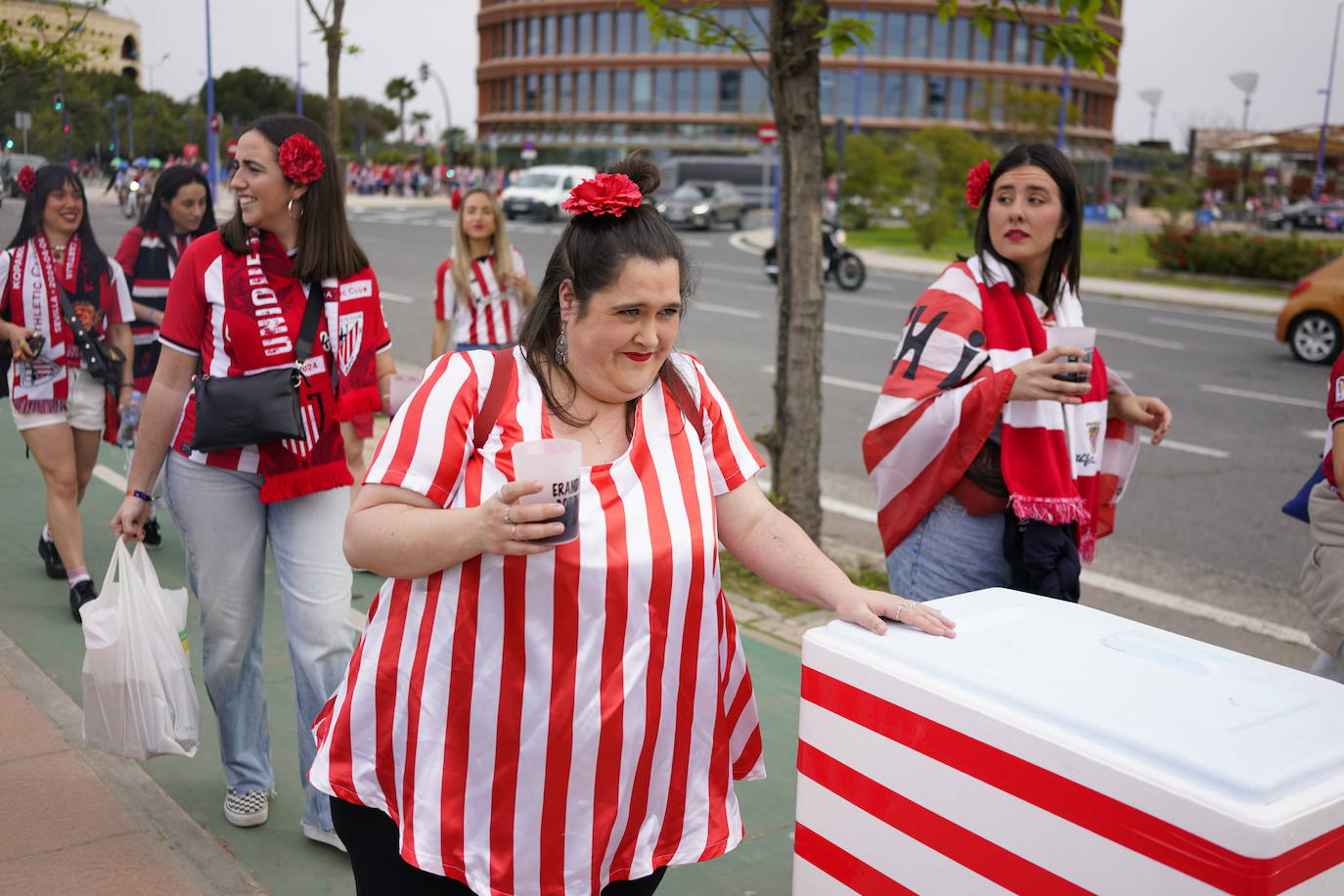 Las fotos de la final: la afición se vuelca con el Athletic en Sevilla