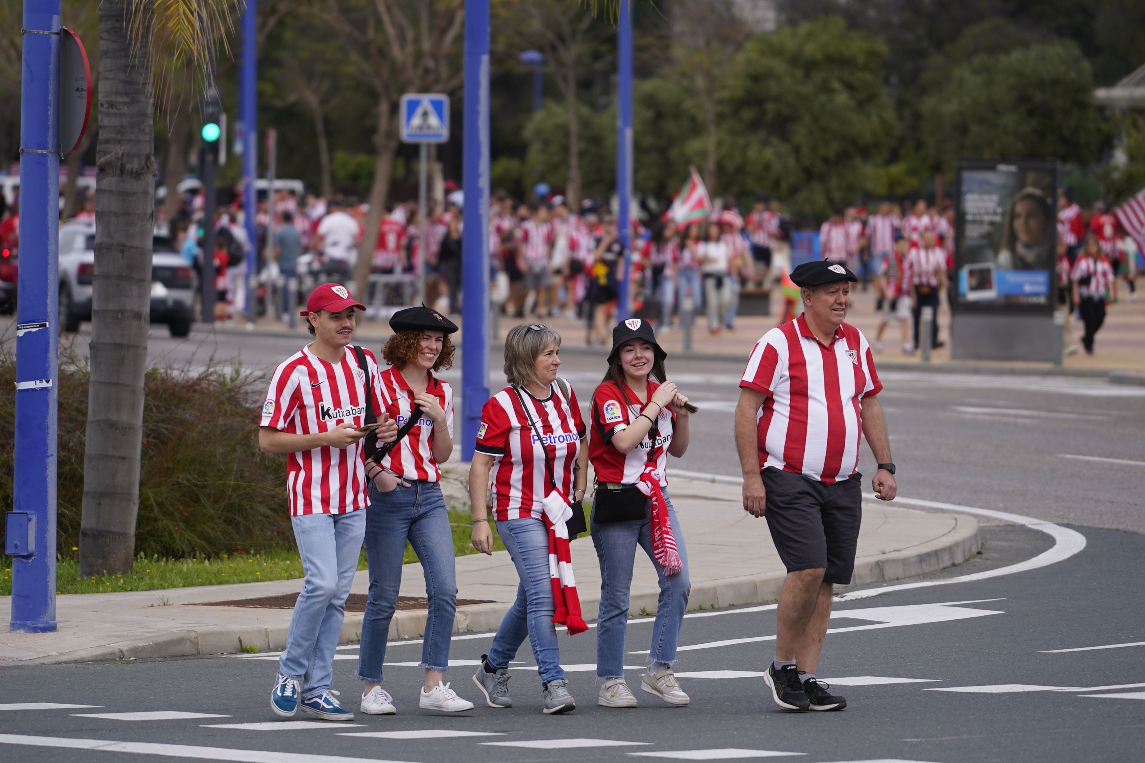 Las fotos de la final: la afición se vuelca con el Athletic en Sevilla