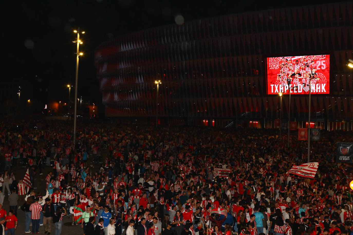 Bilbao y Bizkaia estallan de alegría con la Copa del Athletic