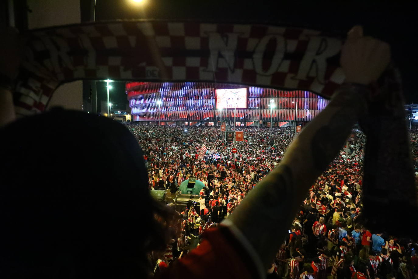Bilbao y Bizkaia estallan de alegría con la Copa del Athletic