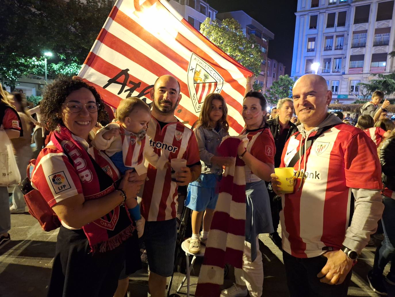 Bilbao y Bizkaia estallan de alegría con la Copa del Athletic