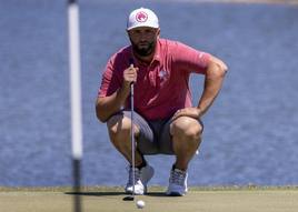 Un error en el hoyo 10 descalbagó a Rahm de la cabeza del torneo.