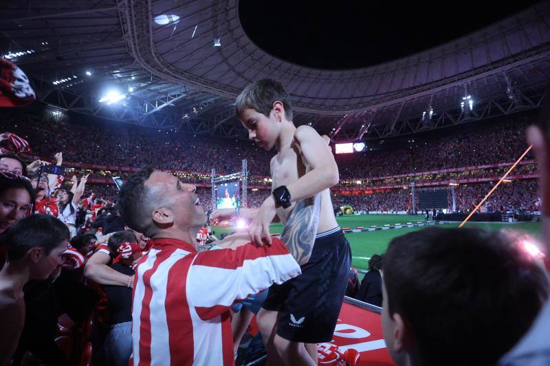 Bilbao y Bizkaia estallan de alegría con la Copa del Athletic