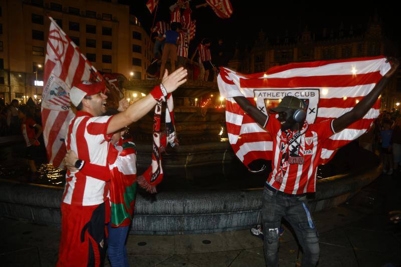 Bilbao y Bizkaia estallan de alegría con la Copa del Athletic