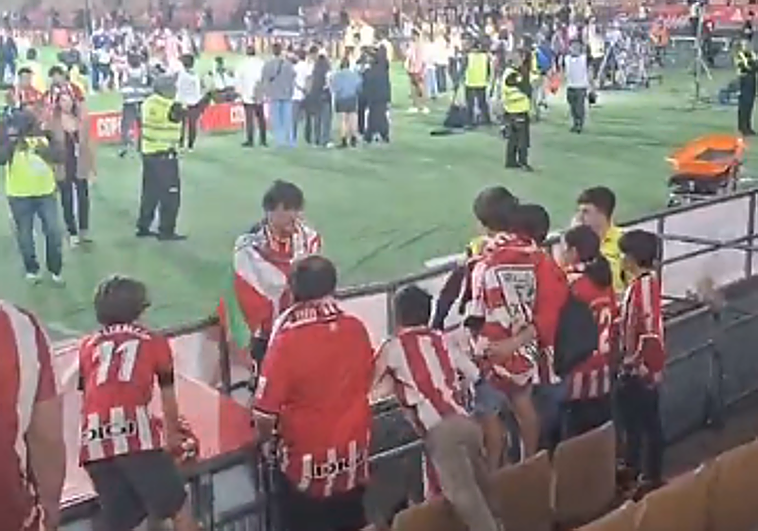 El detallazo de Unai Gómez con un niño nada más levantar la Copa