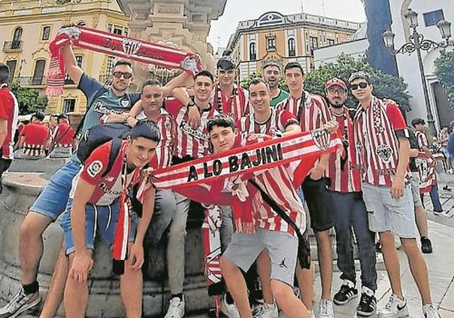 La cuadrilla tomó las calles de Sevilla desde primera hora.
