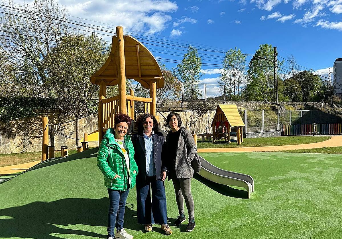 La alcaldesa, Ainhoa Salterain, (PNV) y la concejala jeltzale de Acción Social Comunitaria y Atención Ciudadana, Sonia Cabeza, visitaron las instalaciones.