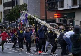Con el tradicional levantamiento del 'txopo, se iniciarán las fiestas de San Prudentzio.