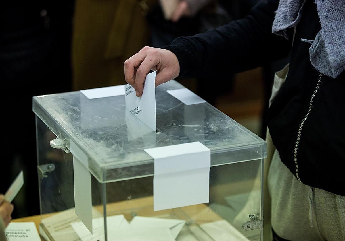 El pulso de la campaña: tres expertos analizan los principales temas del día