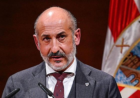 El bote de pintura 'azul gabarra' del despacho de Aitor Elizegi: «Había que seguir soñando»